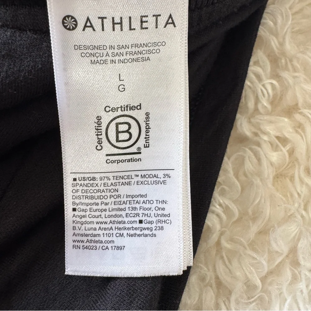 Athleta coaster luxe high rise shorts pull on black women's Sz large athleisure